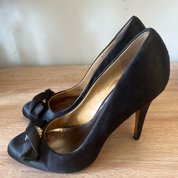 Badgley Mischka Black Heels - Picture 1 of 12